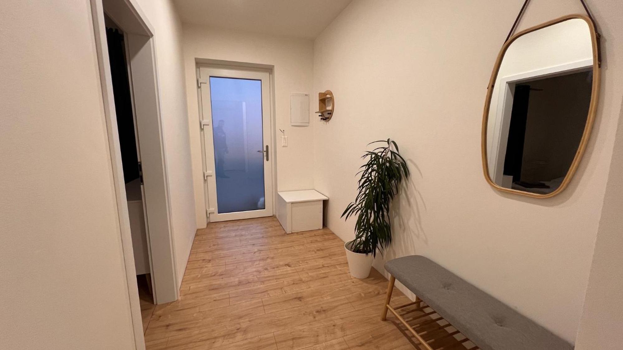 Вилла Klimatizovany Apartmanovy Dom S Virivkou, 10B Сенец Экстерьер фото